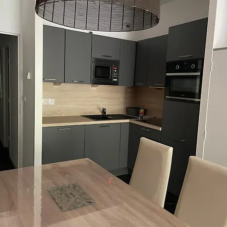 Апартаменты A Avec Piscine Et Animaux Acceptes, 4 Pers - Fr-1-860-52 *