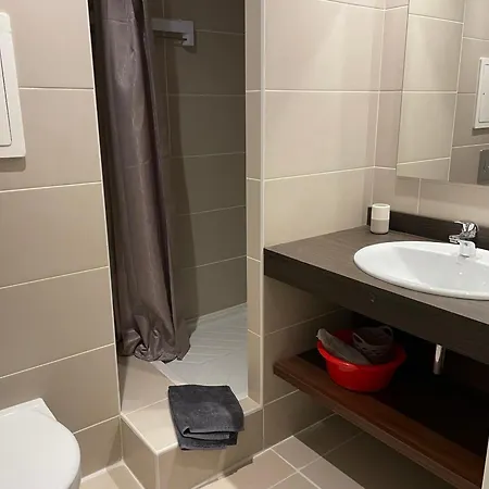 A Avec Piscine Et Animaux Acceptes, 4 Pers - Fr-1-860-52 Гурет